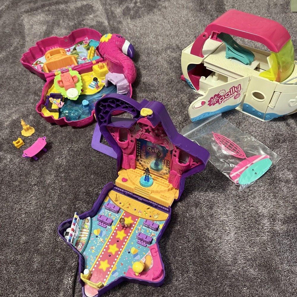 Polly Pocket Party Boat Set w/ flamingo set, compact set some accessories